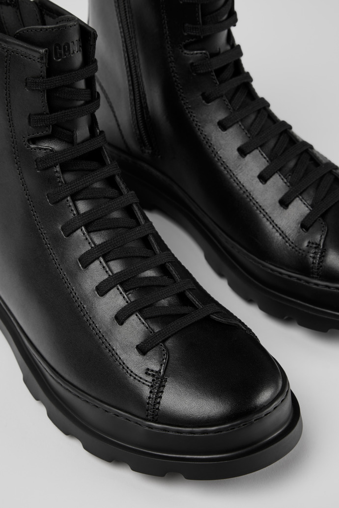 Bota de cordones negra para hombre