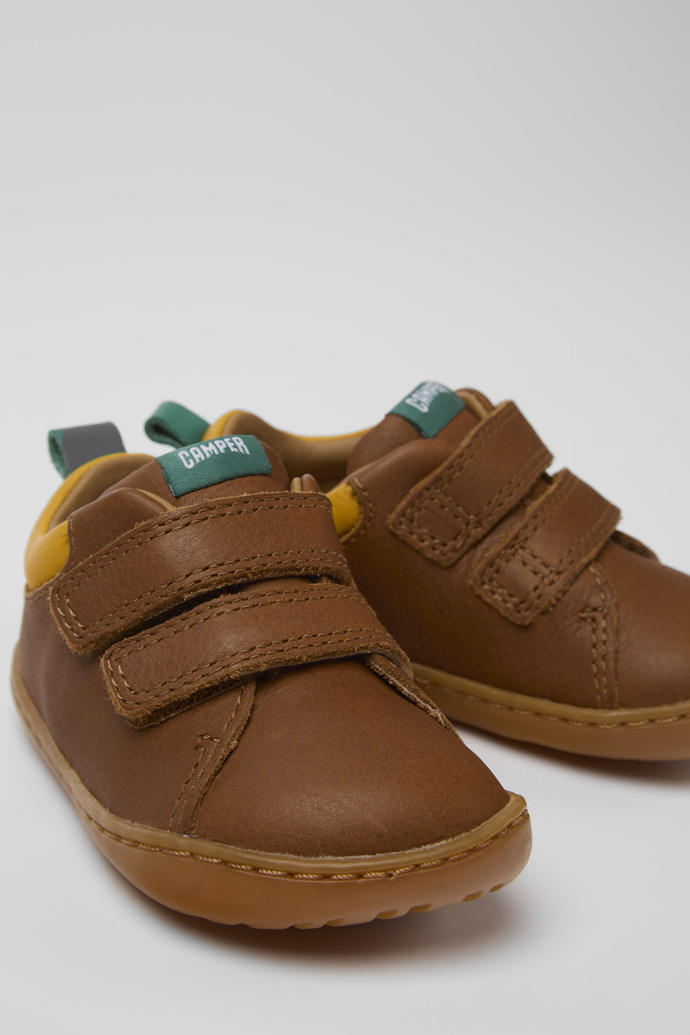 Zapatos de piel marrones