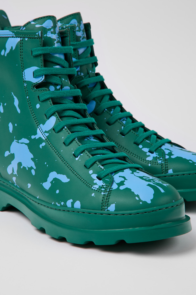 Botines verdes y azules de piel para hombre