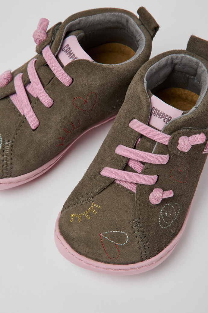 Botines de nobuck marr&ograve;n gris&aacute;ceo