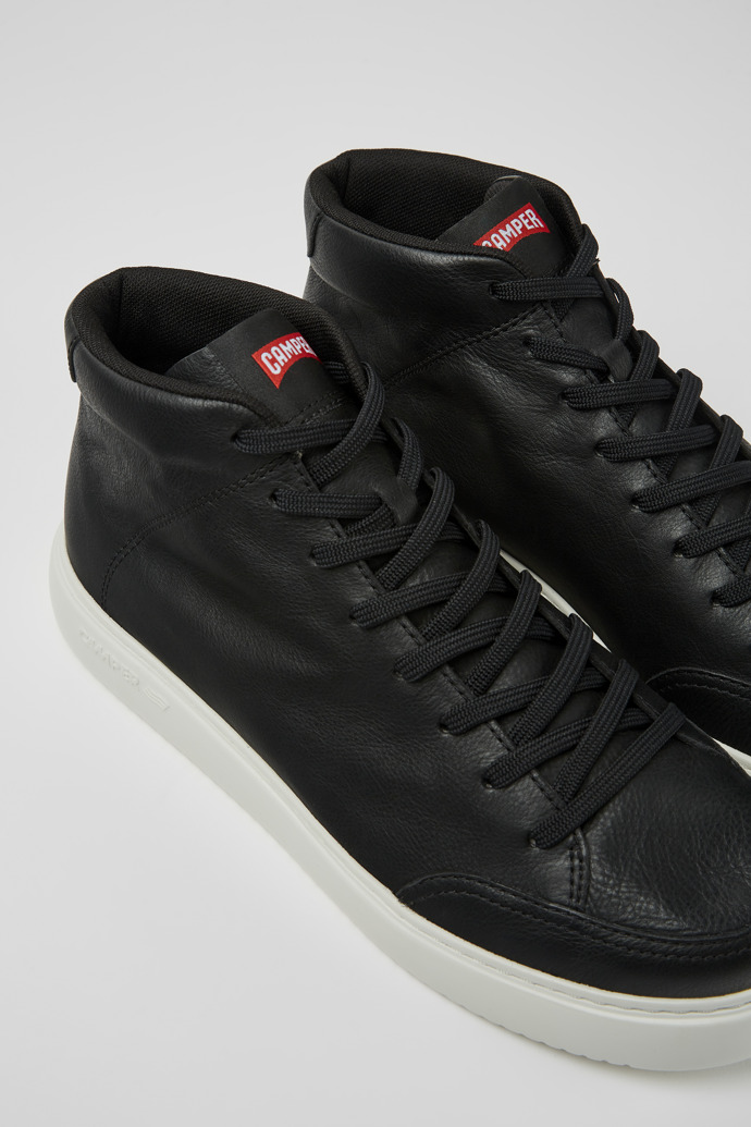 Sneakers negras de piel para hombre