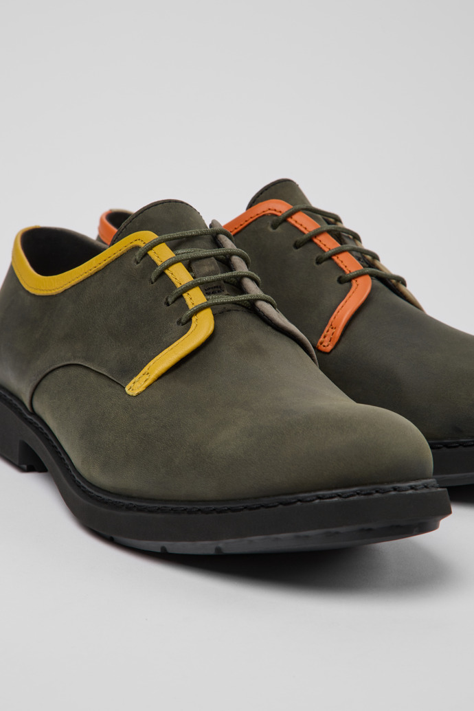 Zapatos verdes de piel con cordones para hombre