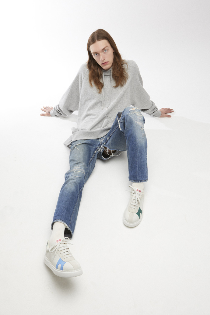 Sneakers blancas de piel sin te&ntilde;ir y ante para hombre