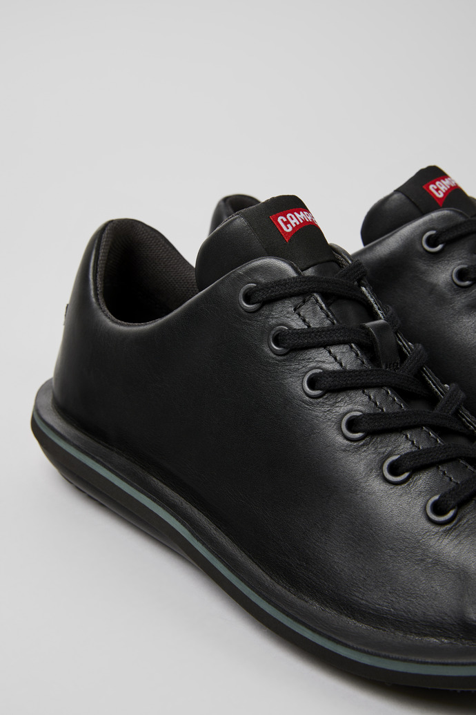 Zapatos negros de piel para hombre