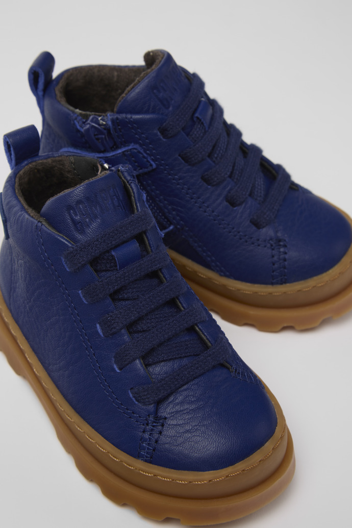 Botas de piel azules con cordones