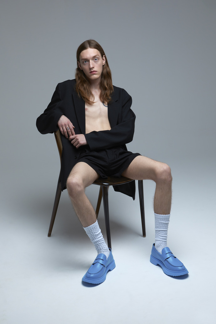 Mocasines azules de piel para hombre