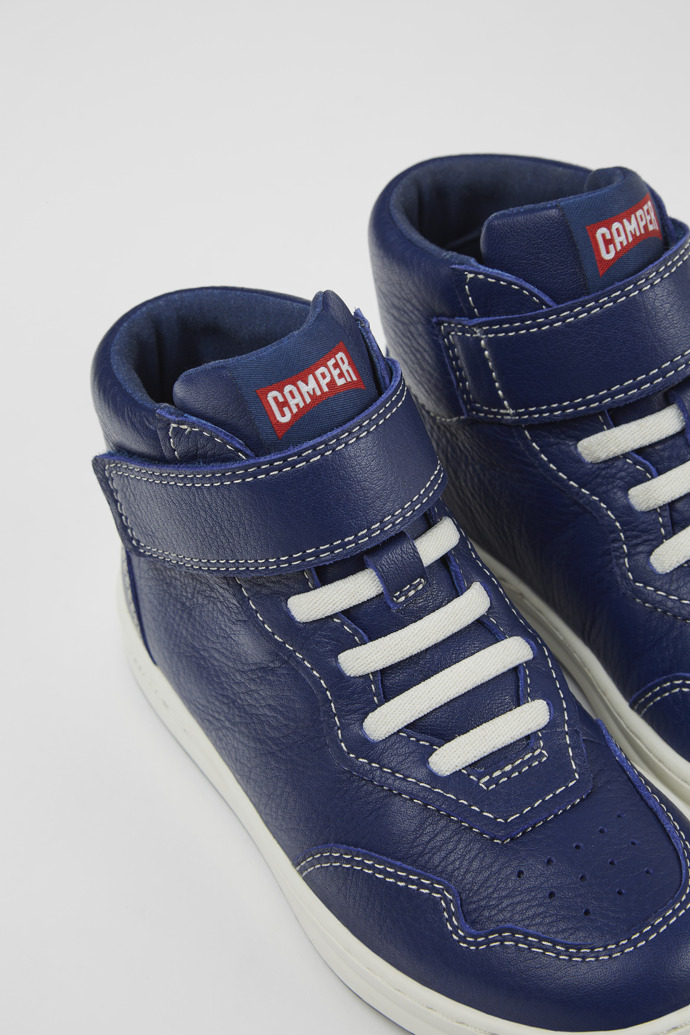 Sneakers de piel azules