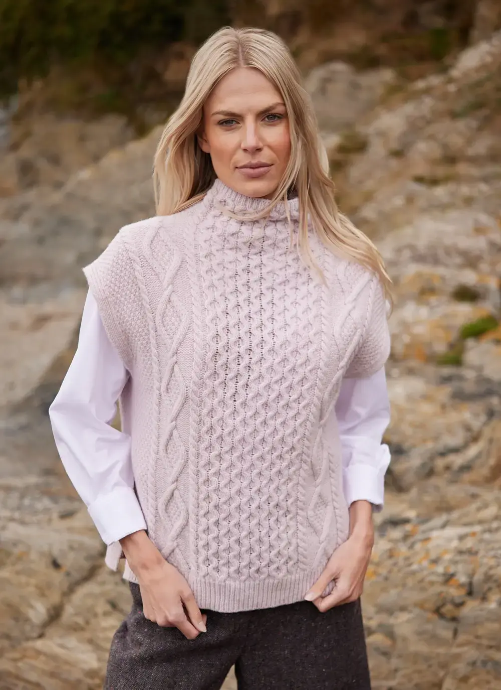 Achill Wool Cashmere Sleeveless Turtleneck Sweater