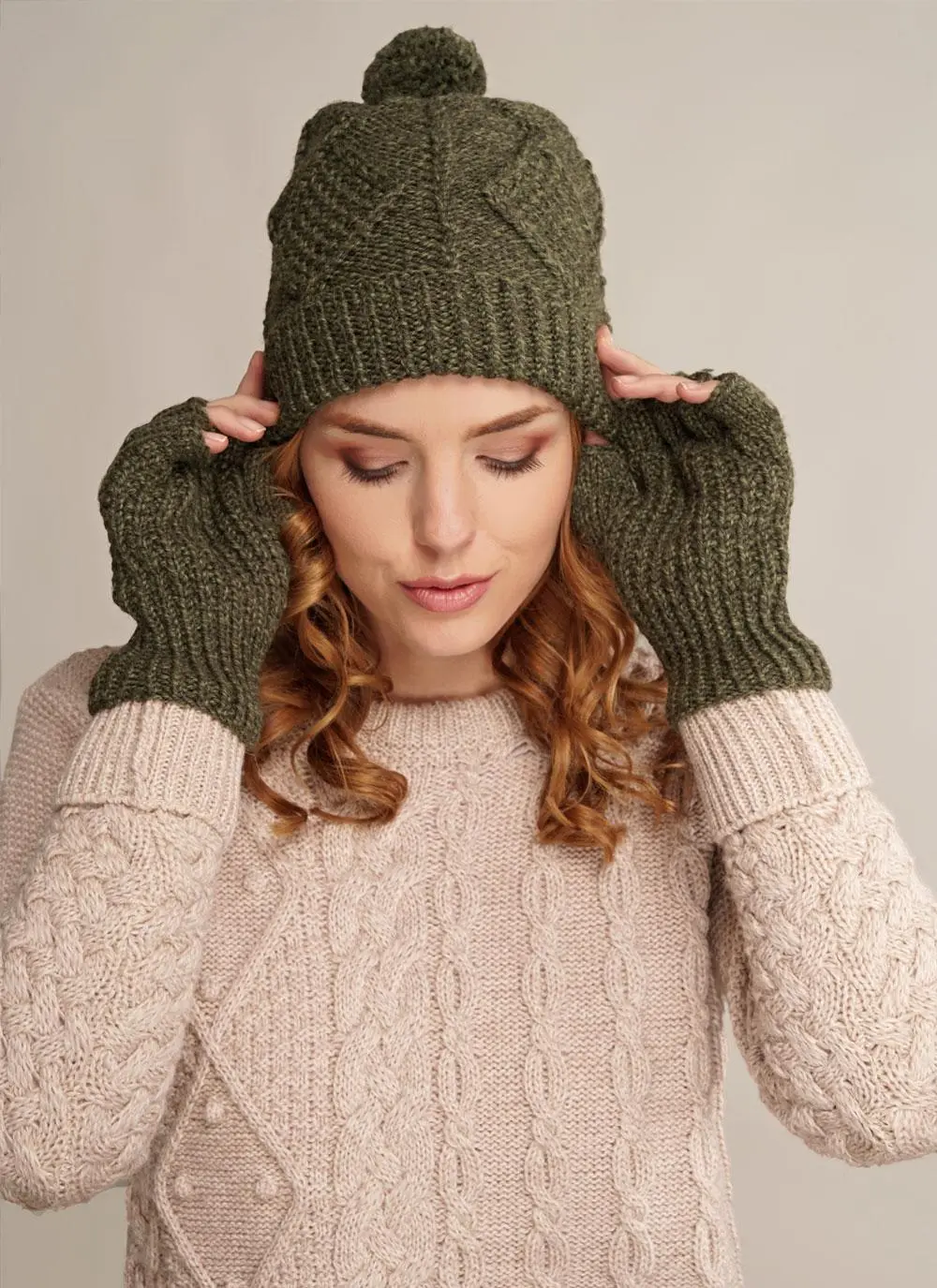 Aran Hand-Knit Fingerless Gloves