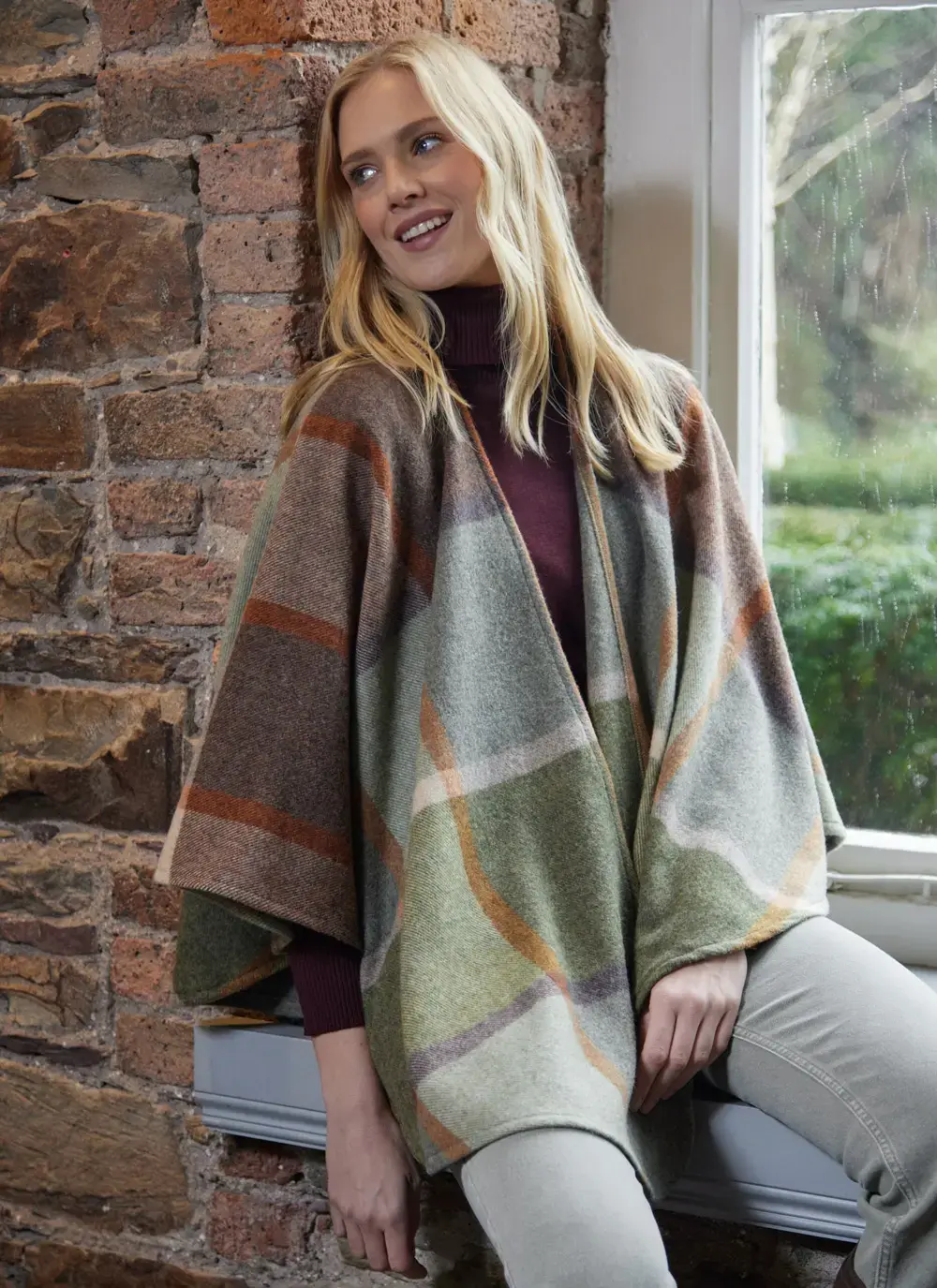 Sue Lambswool Cape