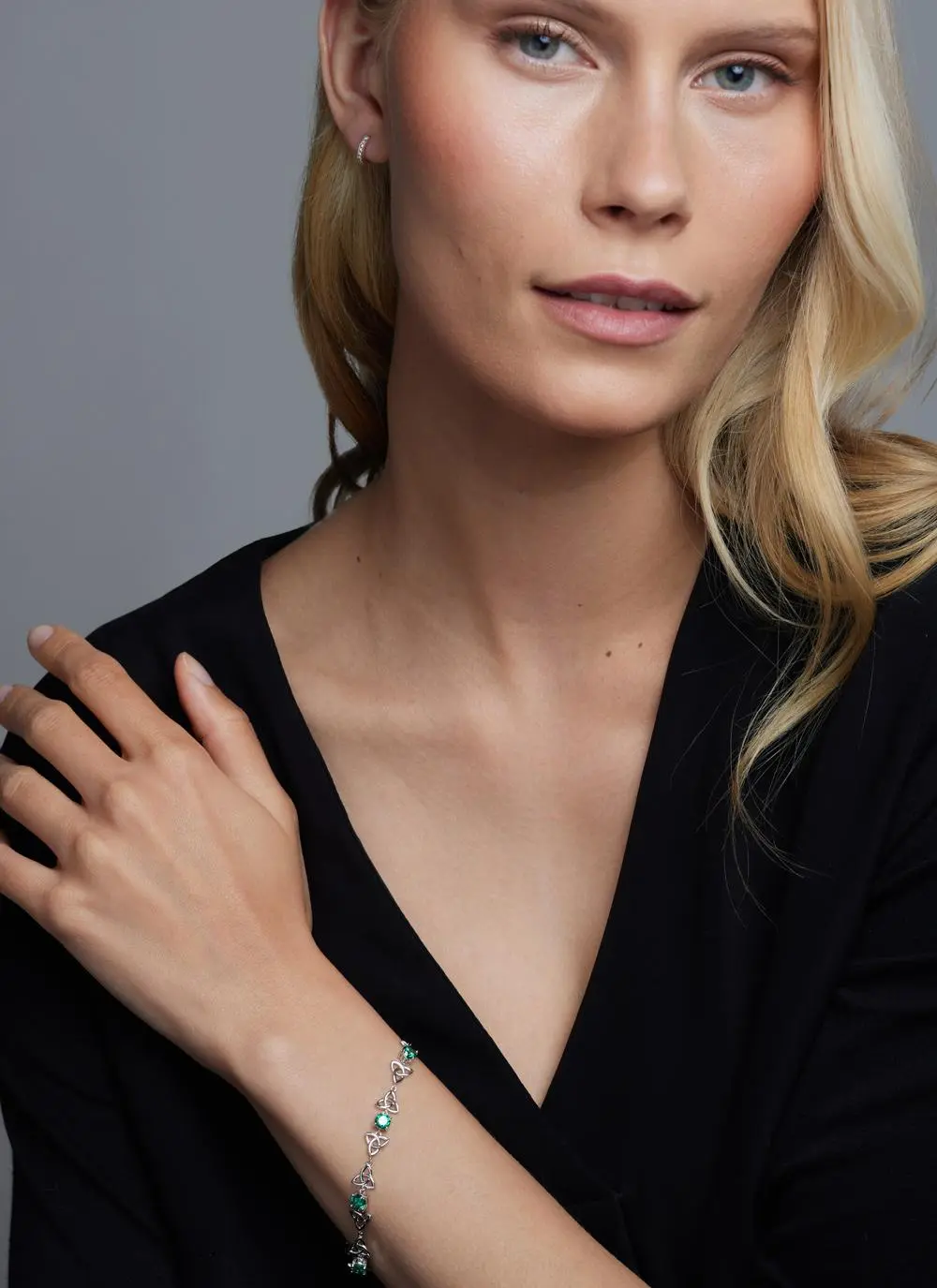 Sterling Silver Trinity Knot Bracelet with Green Cubic Zirconia