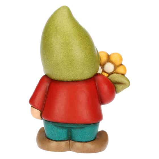 Inverno Incantato ceramic Oliver Gnome with flower