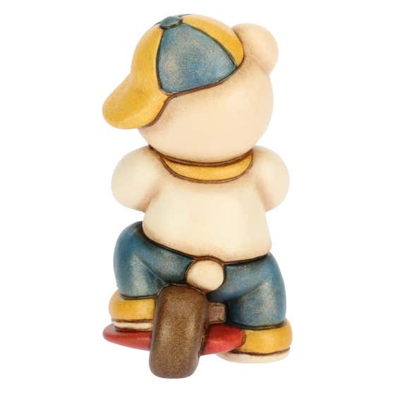 Sporty Teddy with scooter