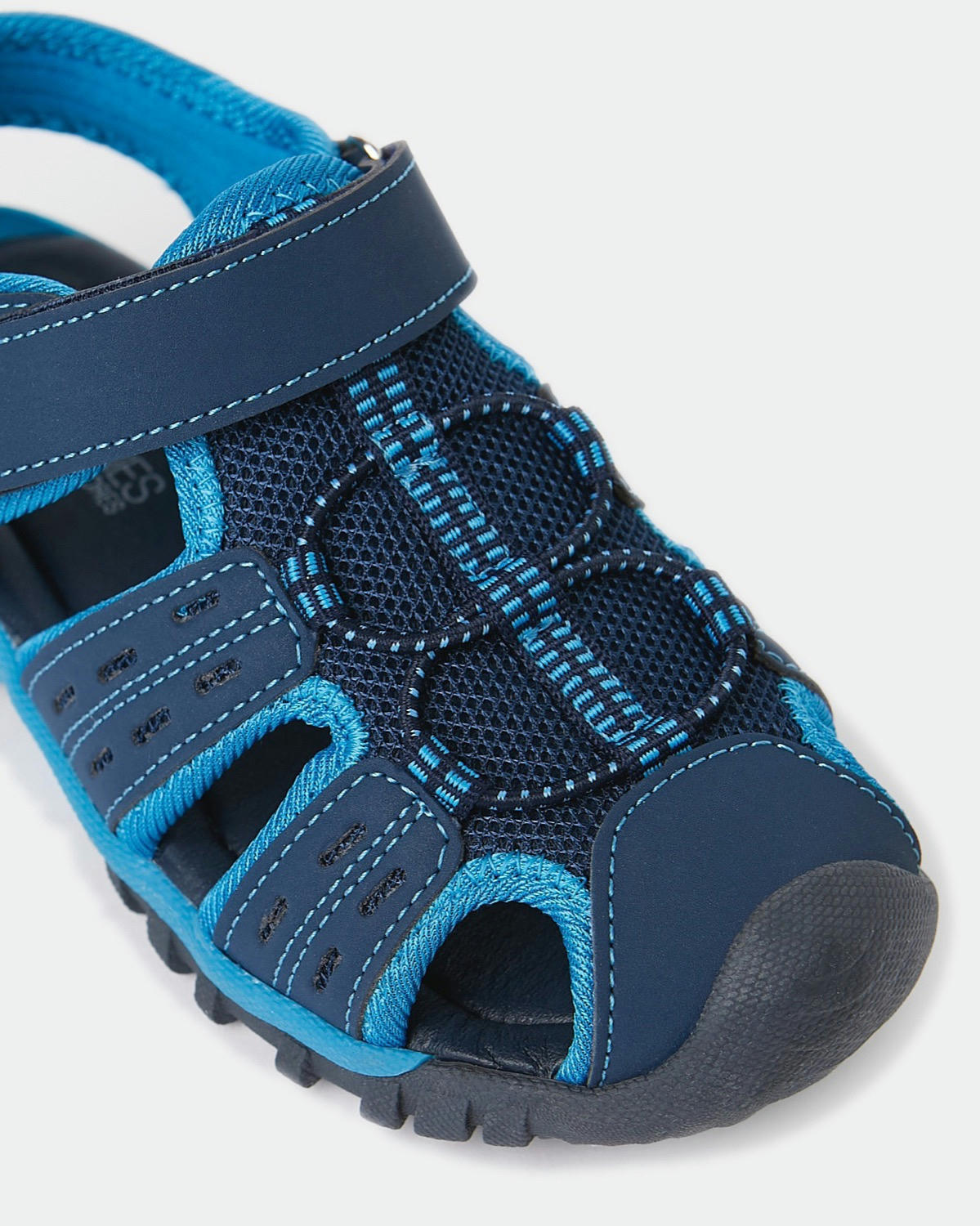 B Fisherman Sandal