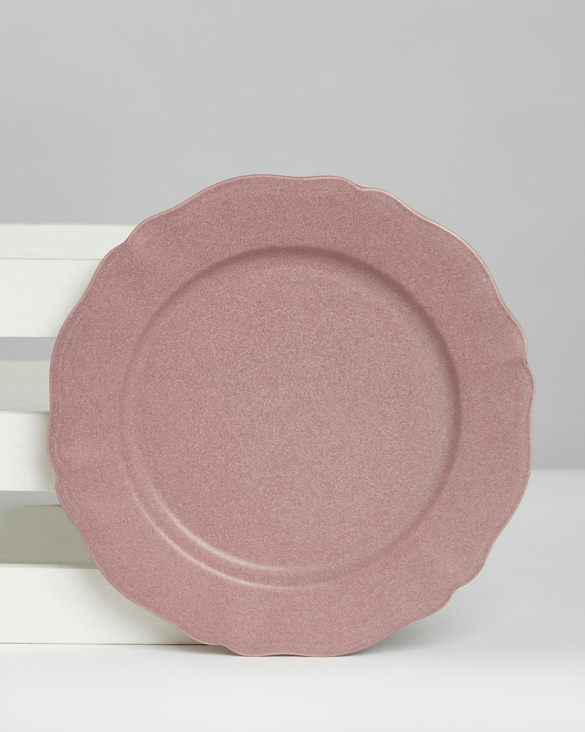 Carolyn Donnelly Eclectic Scalloped Dinner Plate
