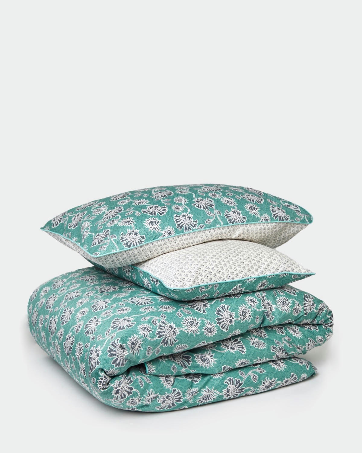 Carolyn Donnelly Eclectic Vine Floral Bed