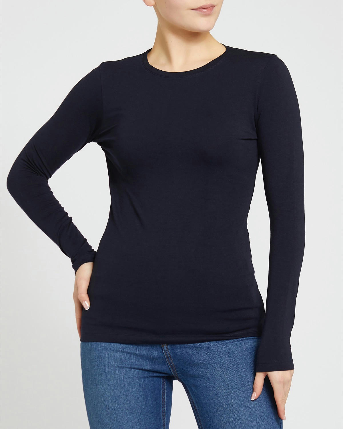 Long-Sleeved Stretch Crew Neck Top