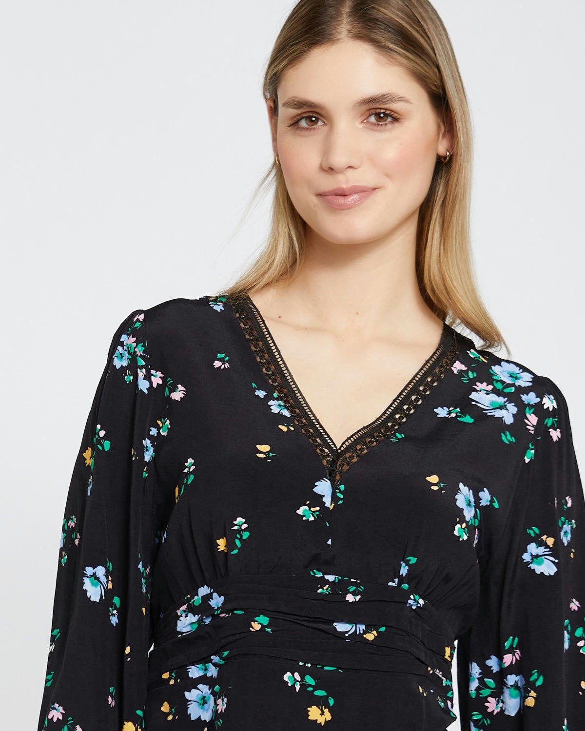 Savida Cara Printed V-Neck Blouse