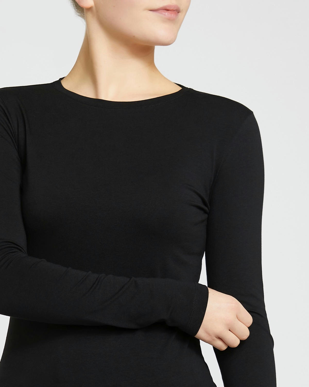 Long-Sleeved Stretch Crew Neck Top