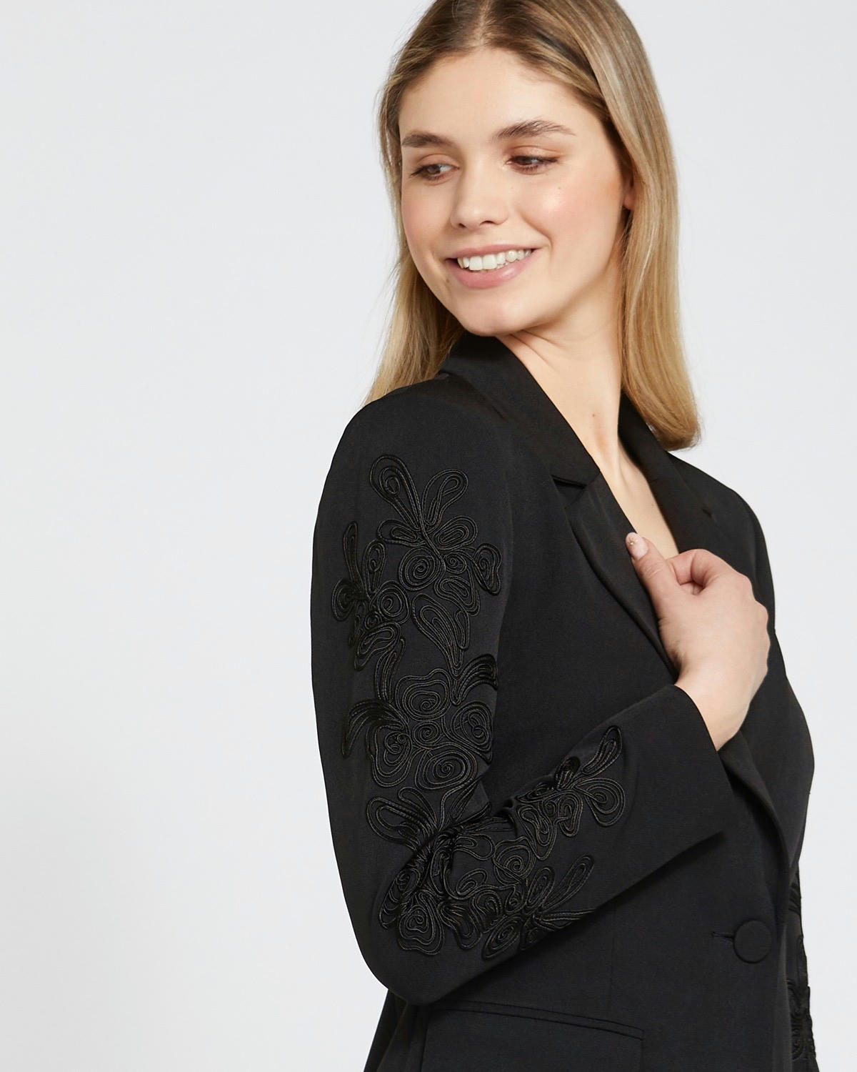 Savida Cara Detail Sleeve Blazer