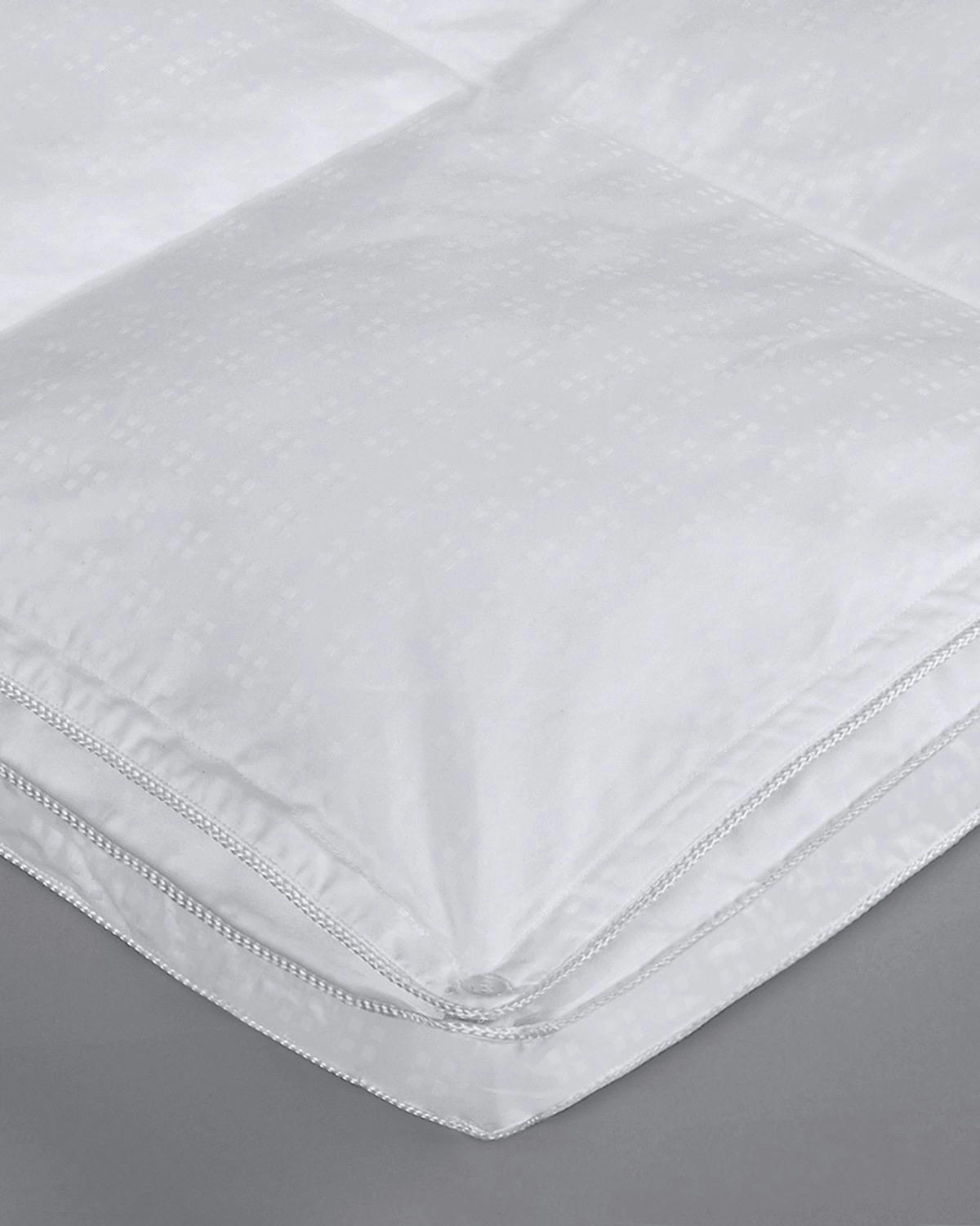 Francis Brennan the Collection All Season Microfibre Duvet 4.5 and 9 Tog