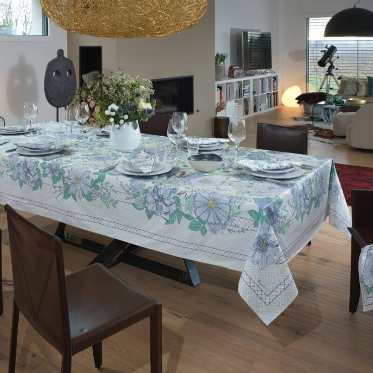 Jardin d'&eacute;t&eacute; coated Tablecloth