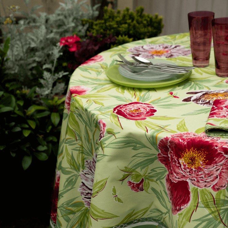 Les Pivoines Tablecloth