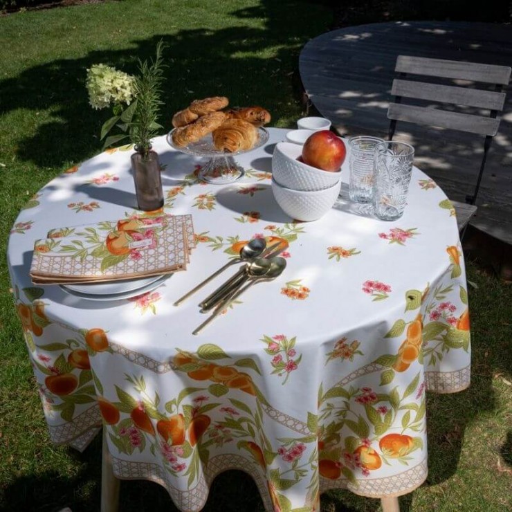 P&ecirc;ches et Abricots Tablecloth