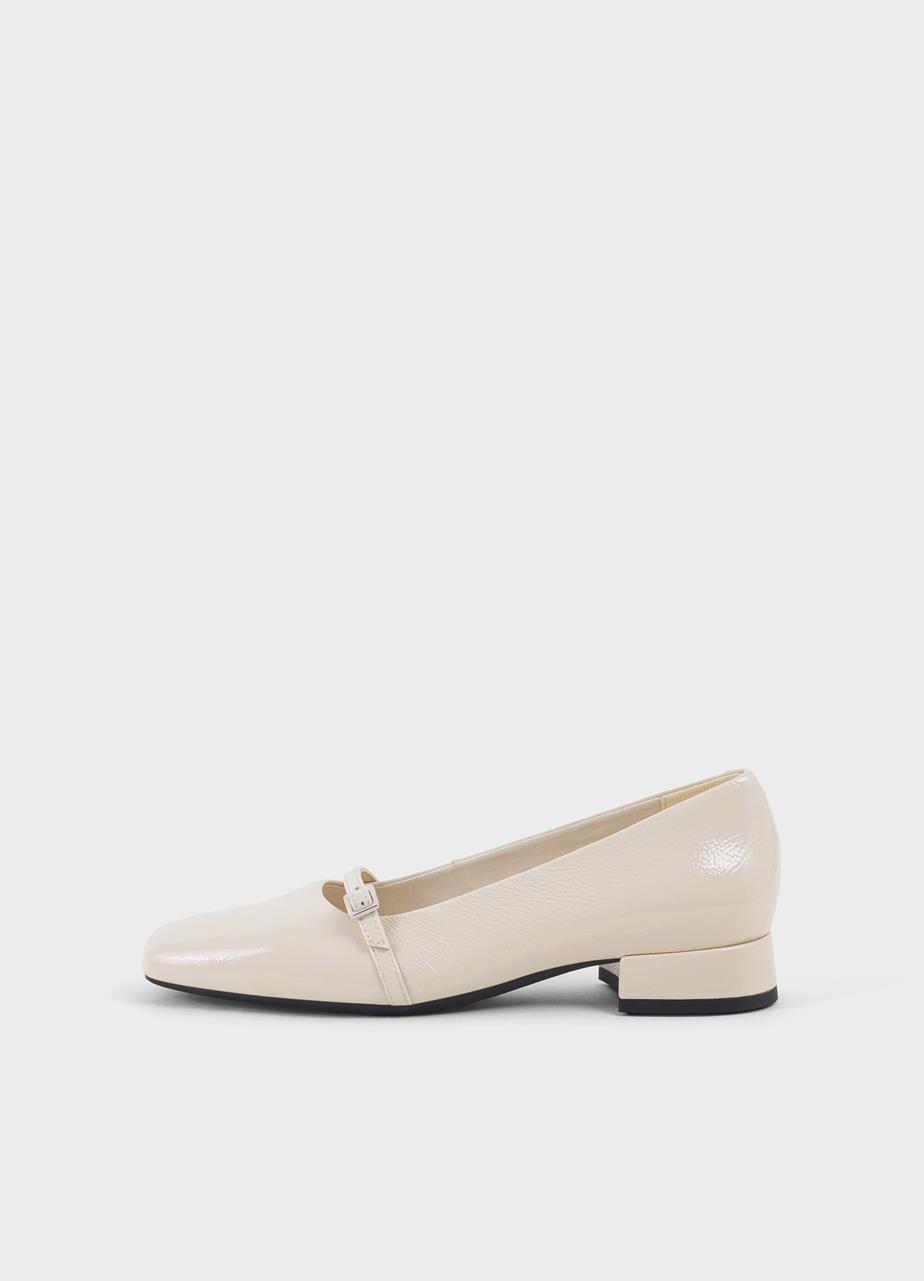 Debbi Pumps