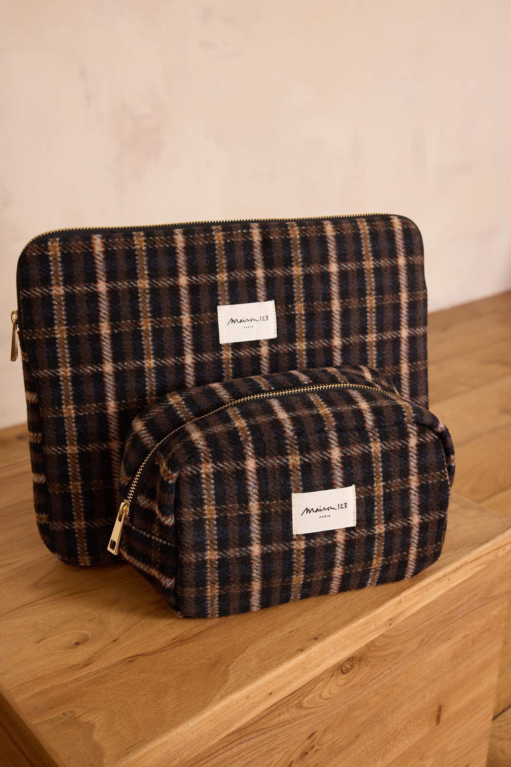 LIAM tartan toiletry bag