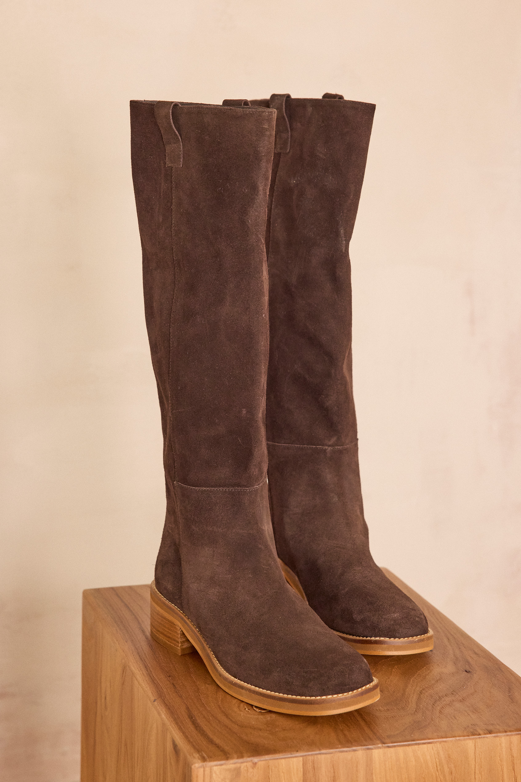 ROMANE leather boots
