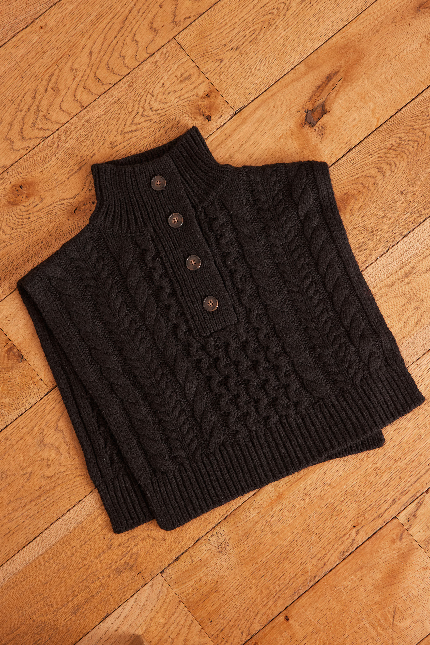 TEDDY cable knit collar