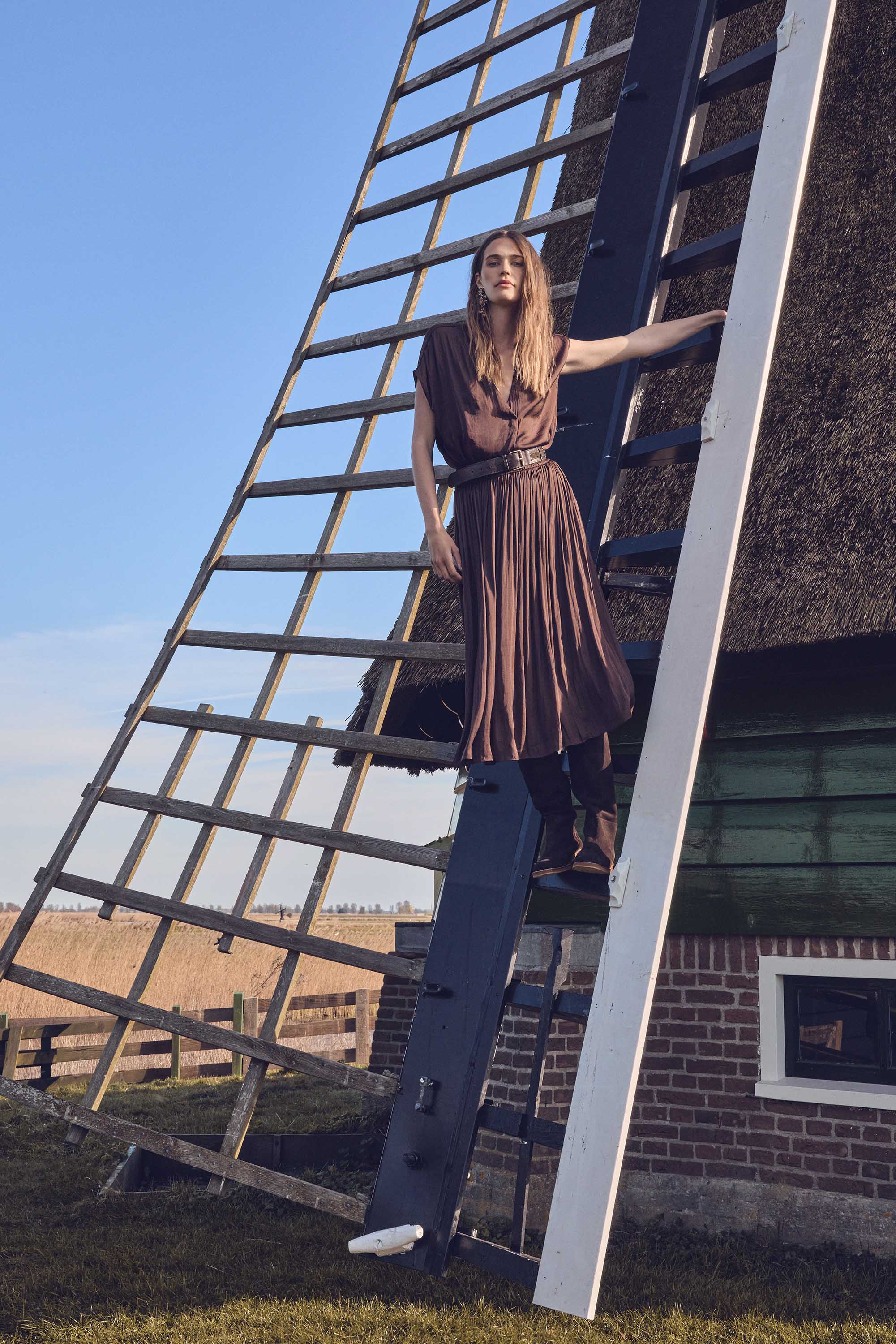 CRYSTAL pleated skirt