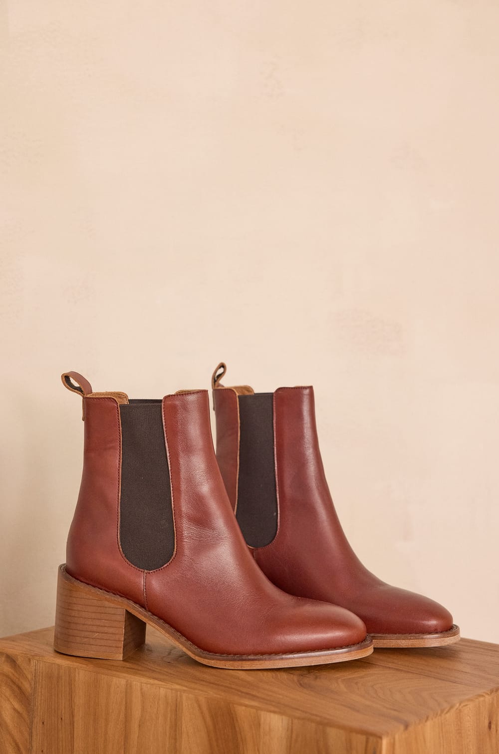 VALENTINA leather boots