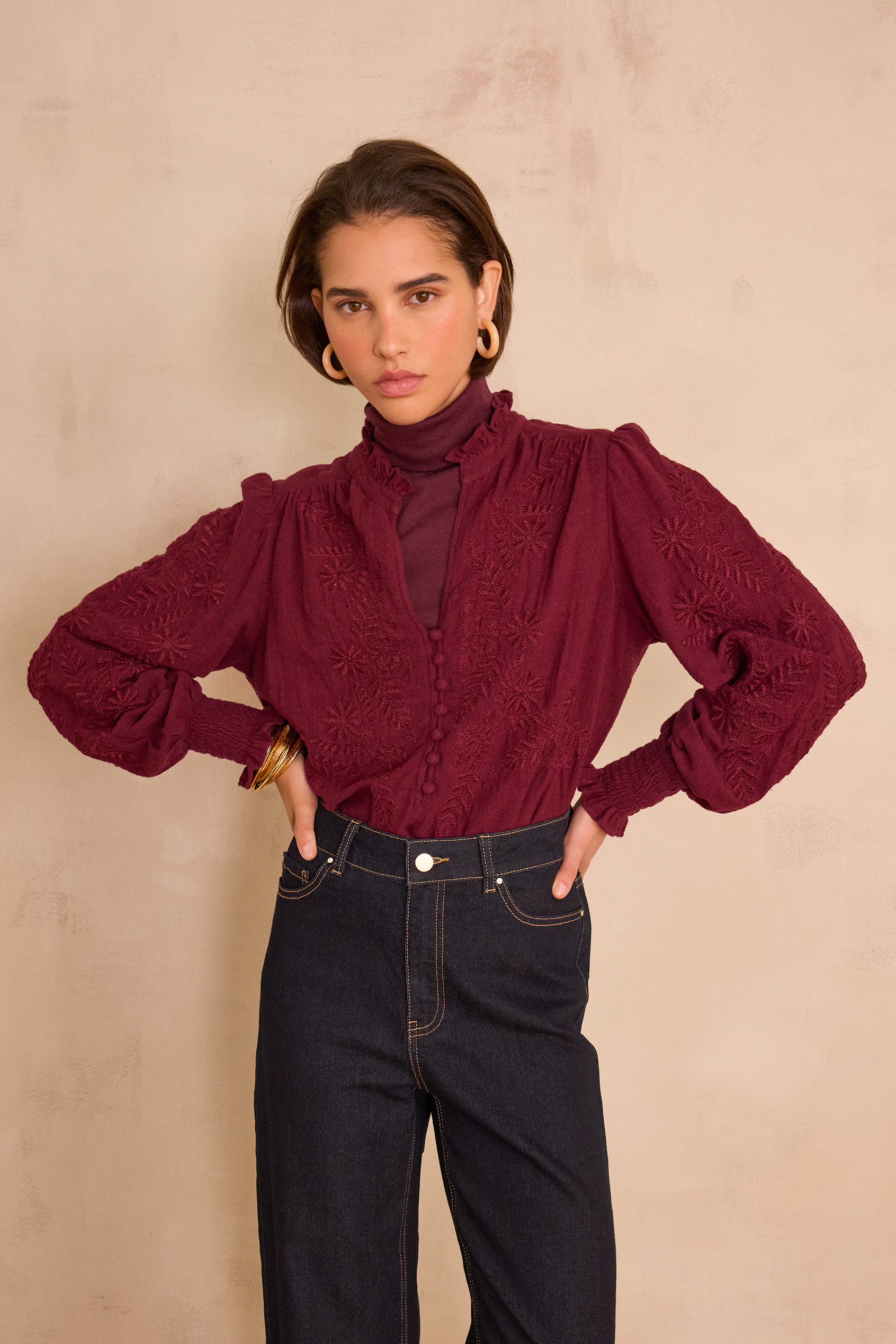 MALIA embroidered blouse in 100% cotton