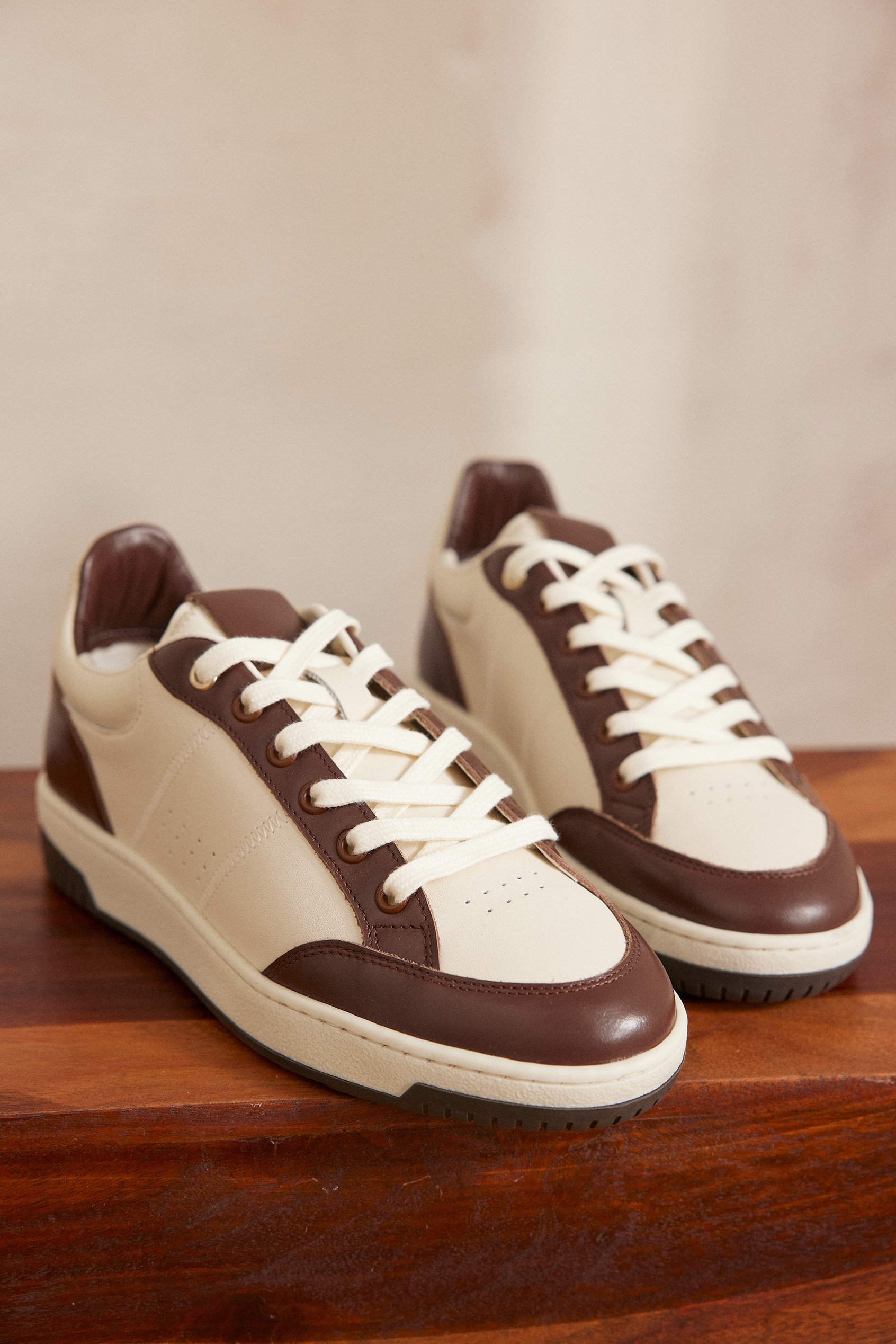 VELORA leather trainers
