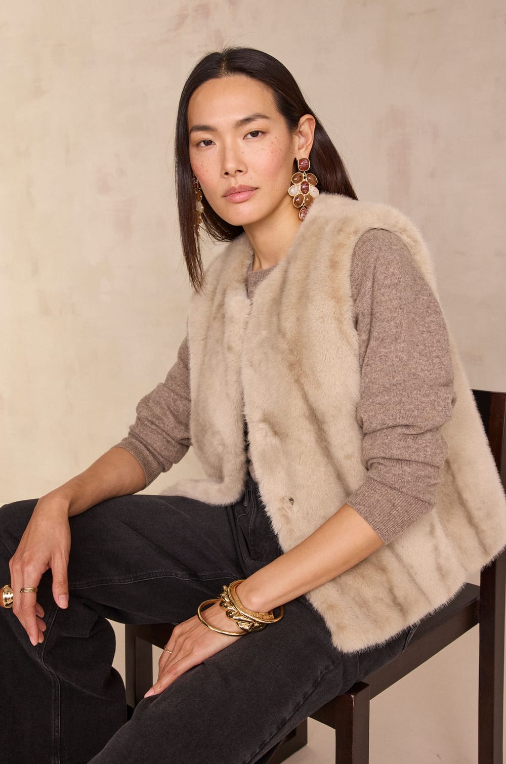 BROOKLYN fluffy sleeveless cardigan