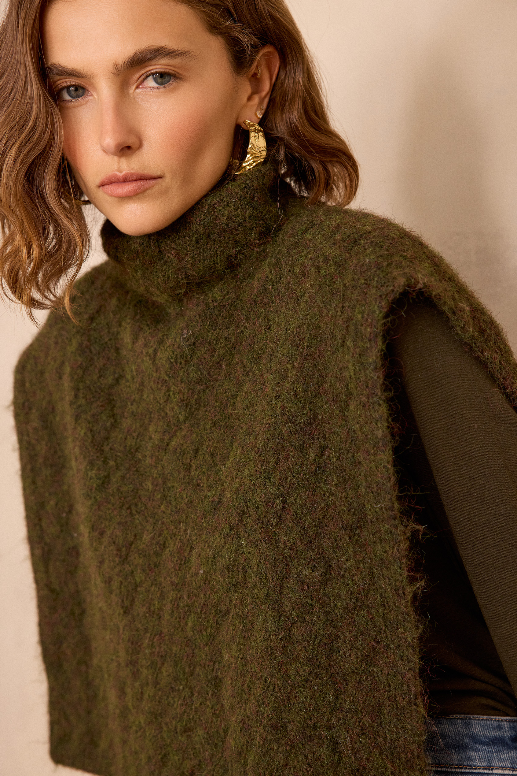 TAO Scarf with Cable Knit Pattern