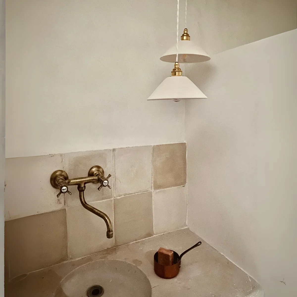 Suspension en applique Lisette en Terre Cuite