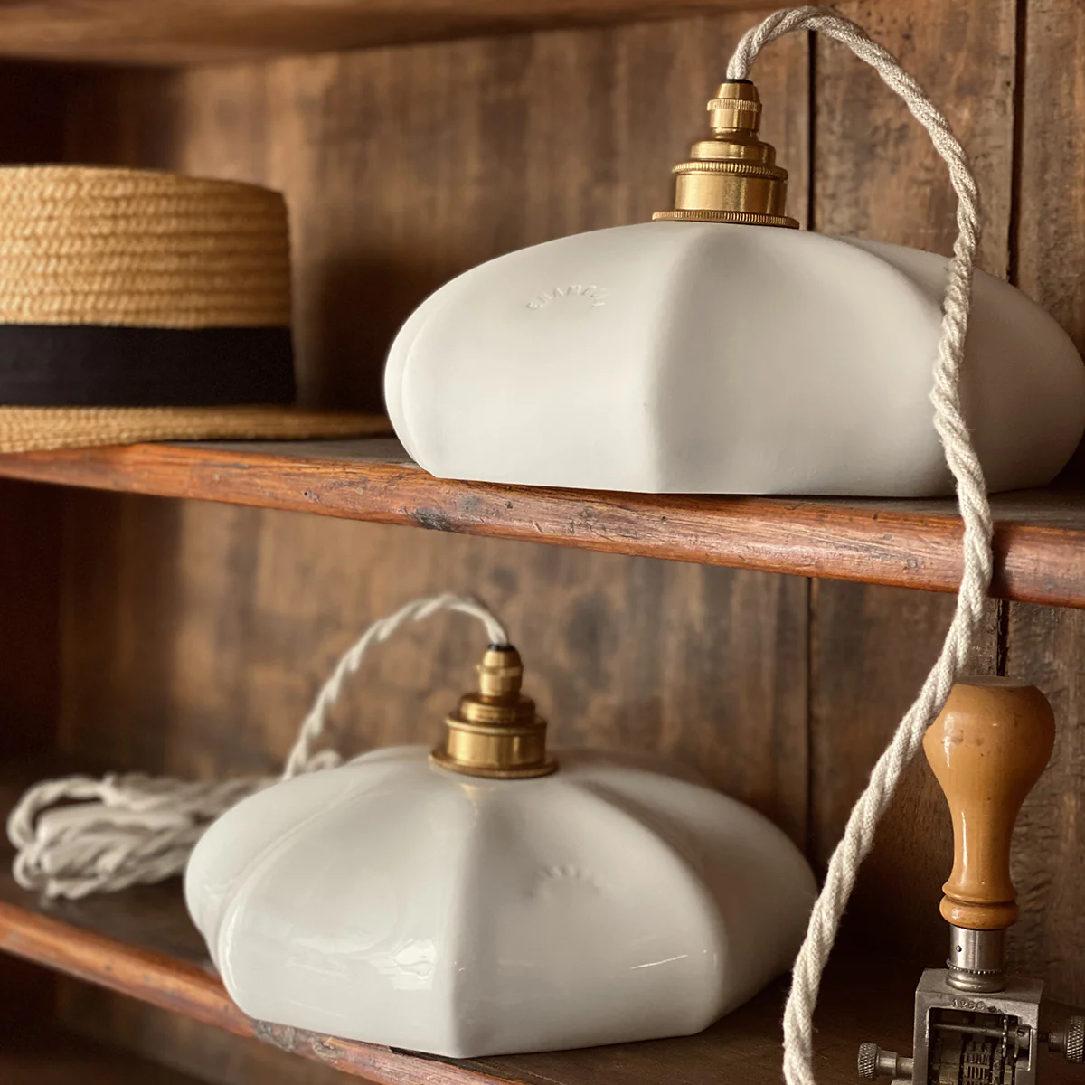 Baladeuse Maria en porcelaine émaillée - Ø 24 cm