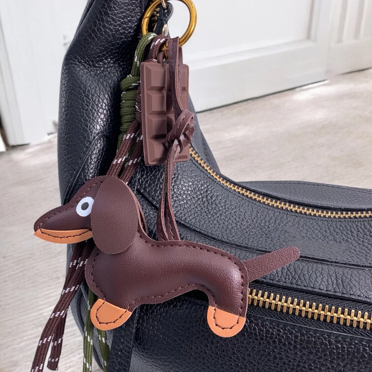 Porte-clés et bijou de sac - Chien et Chocolat Brun