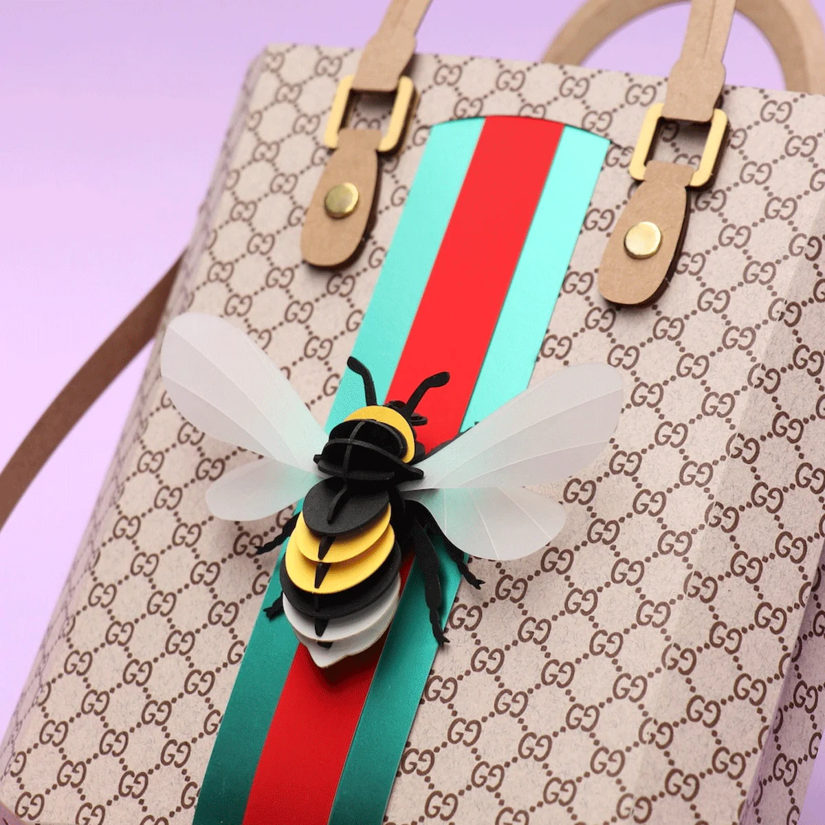 Trophee Origami Bourdon Ailes Transparentes