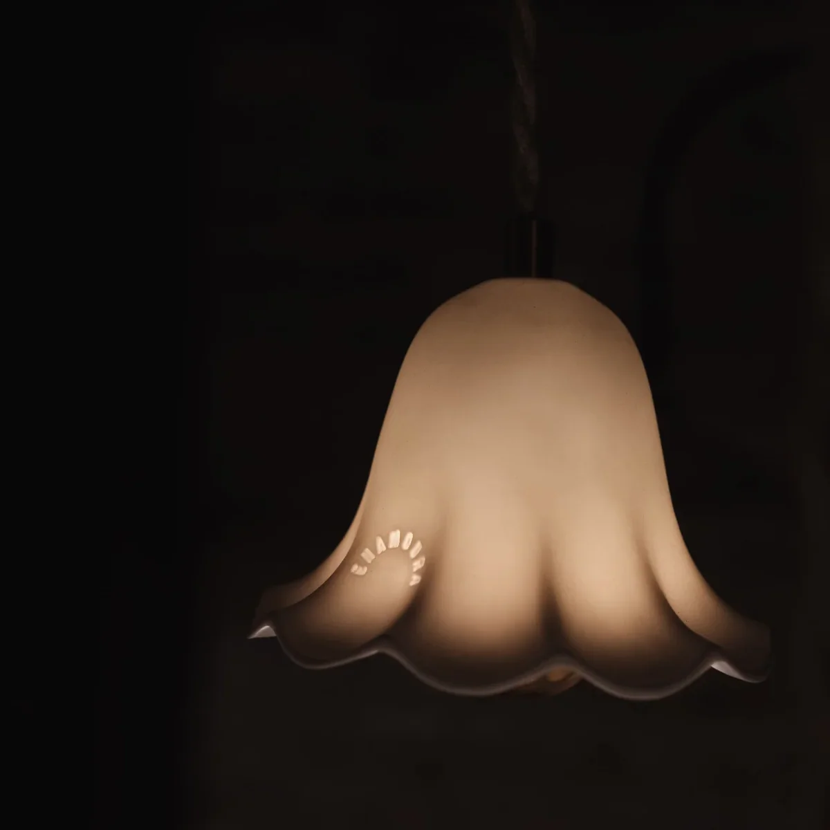 Suspension en applique Lili en Porcelaine biscuit