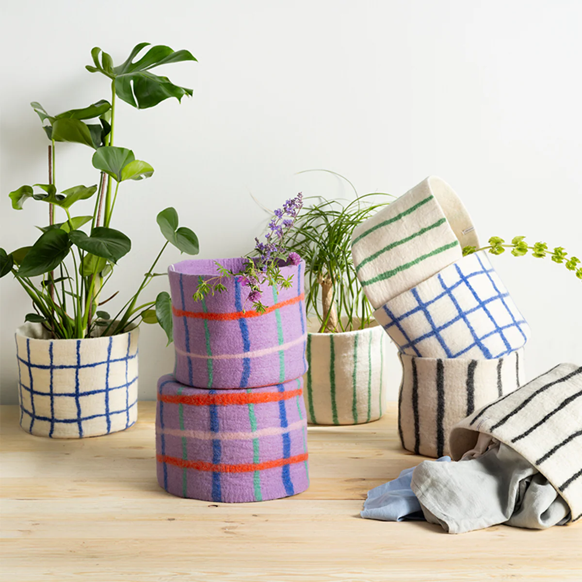Pot de fleurs en laine - Lilas à carreaux