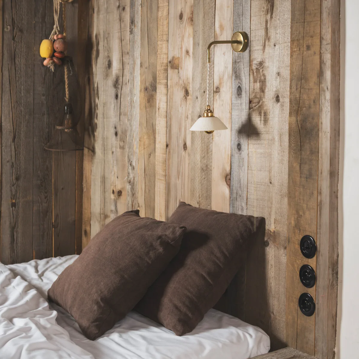 Suspension en applique Pitchoun en Grès chamotté Ivoire