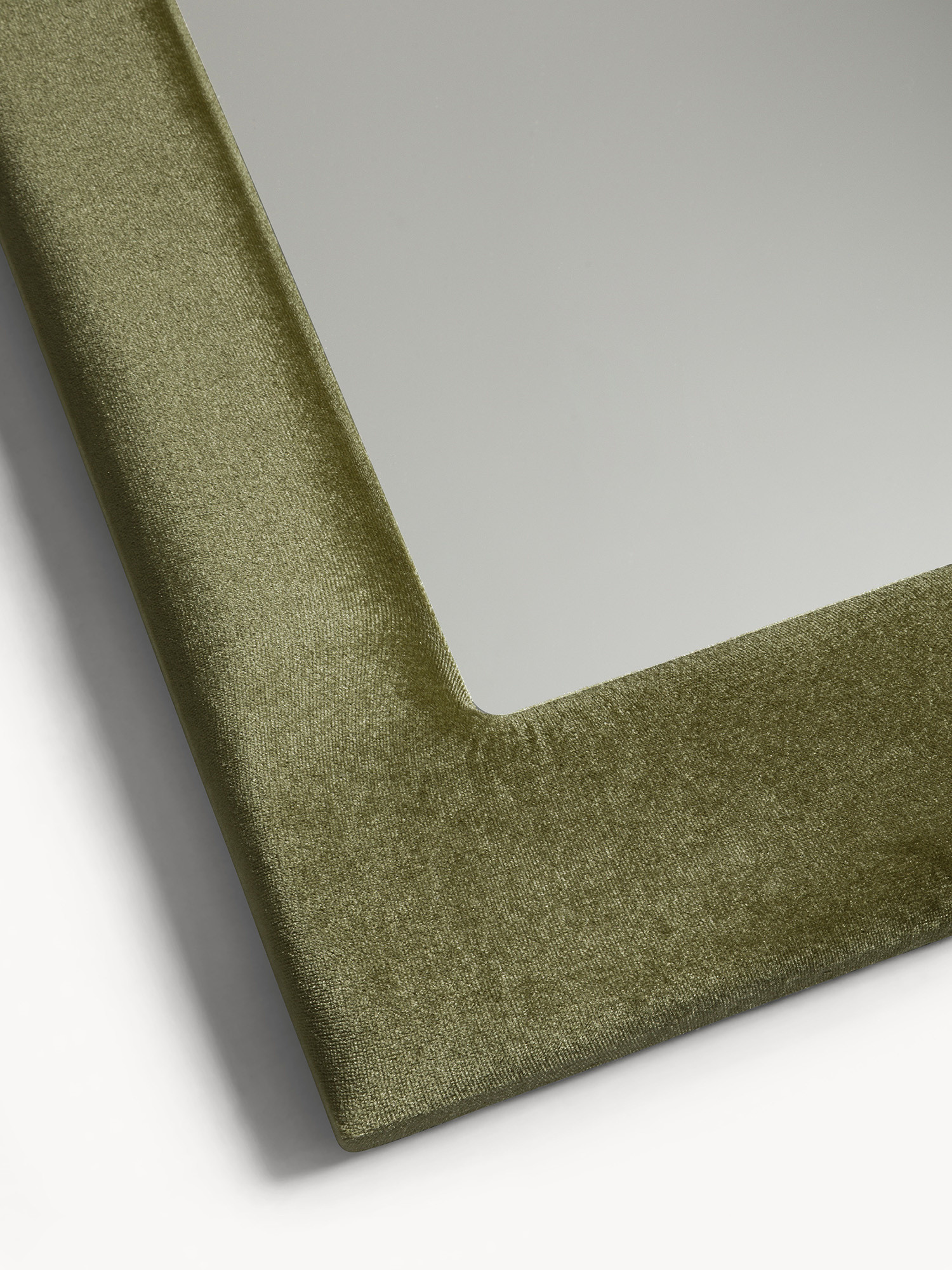 Specchio con cornice in tessuto