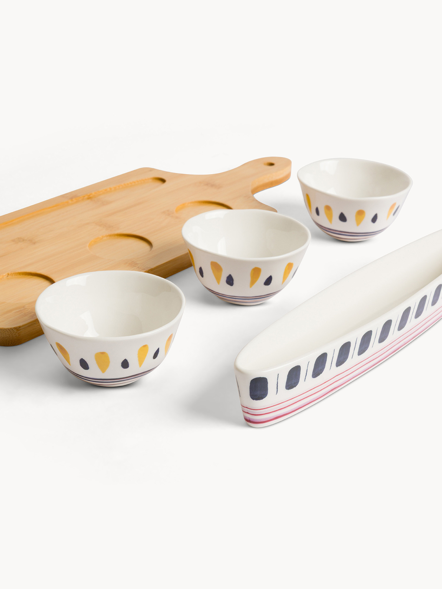 Set 4 ciotole in porcellana con tagliere in bambo
