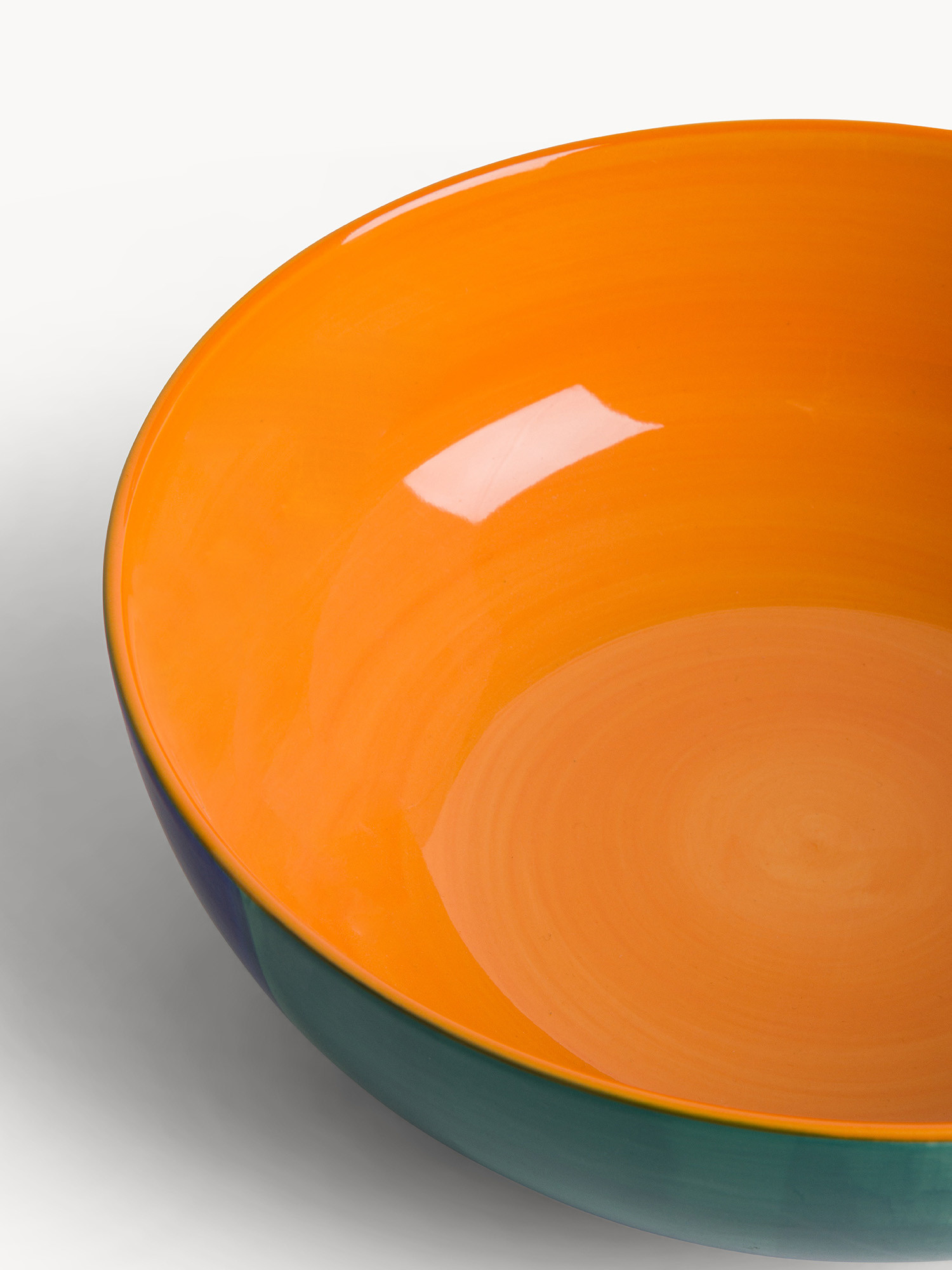 Insalatiera in ceramica a righe