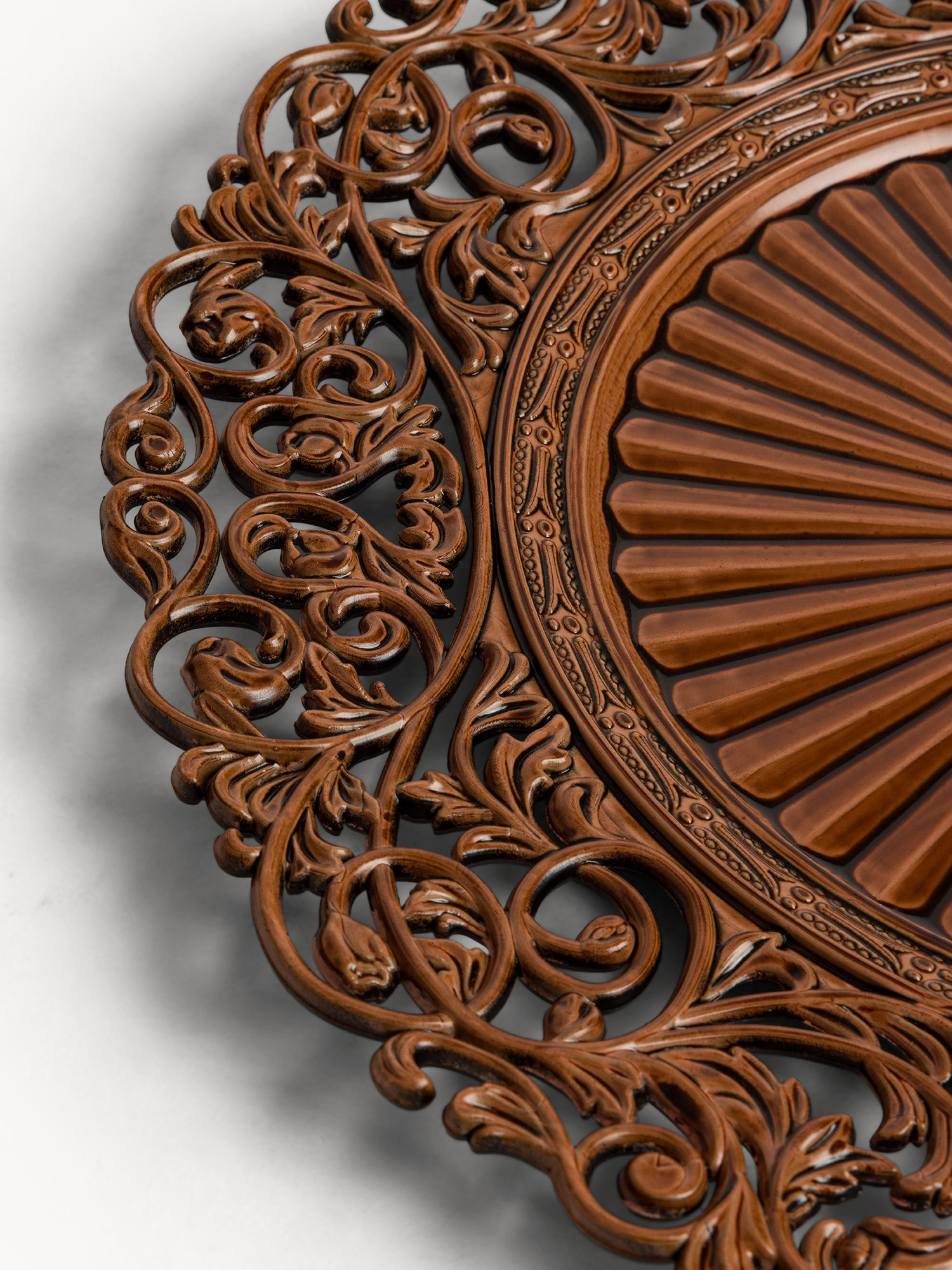 Soppiatto in plastica con lavorazioni