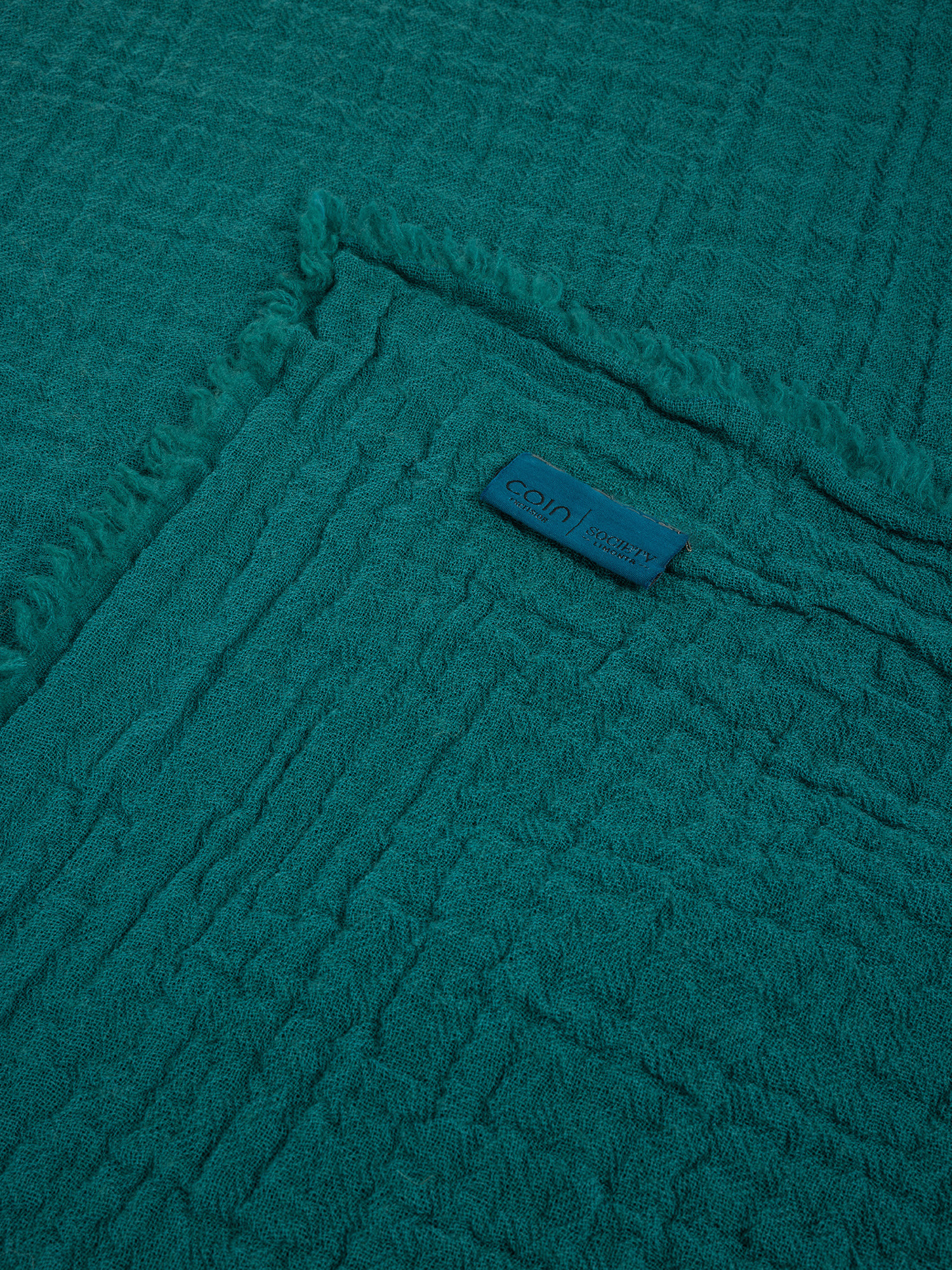 Plaid morbidissimo in pura lana Special Capsule SOCIETY Made in Italy per Coincasa